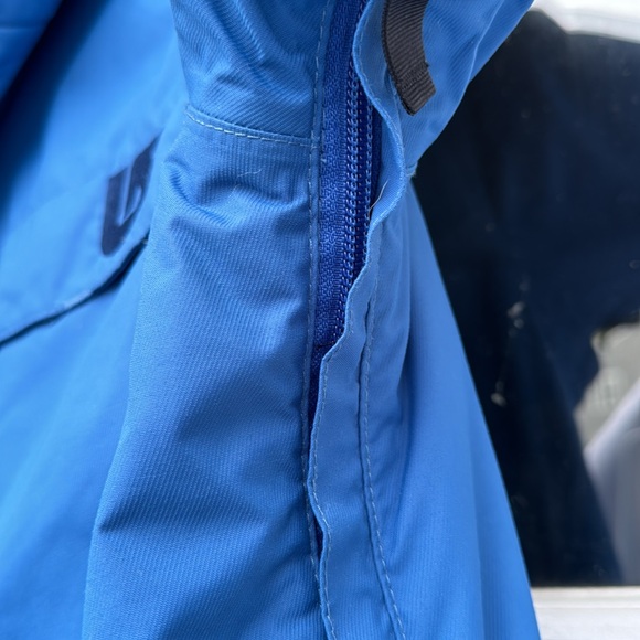 Burton snowboard jacket. Royal blue. great condition. worn a few seasons - Picture 4 of 5